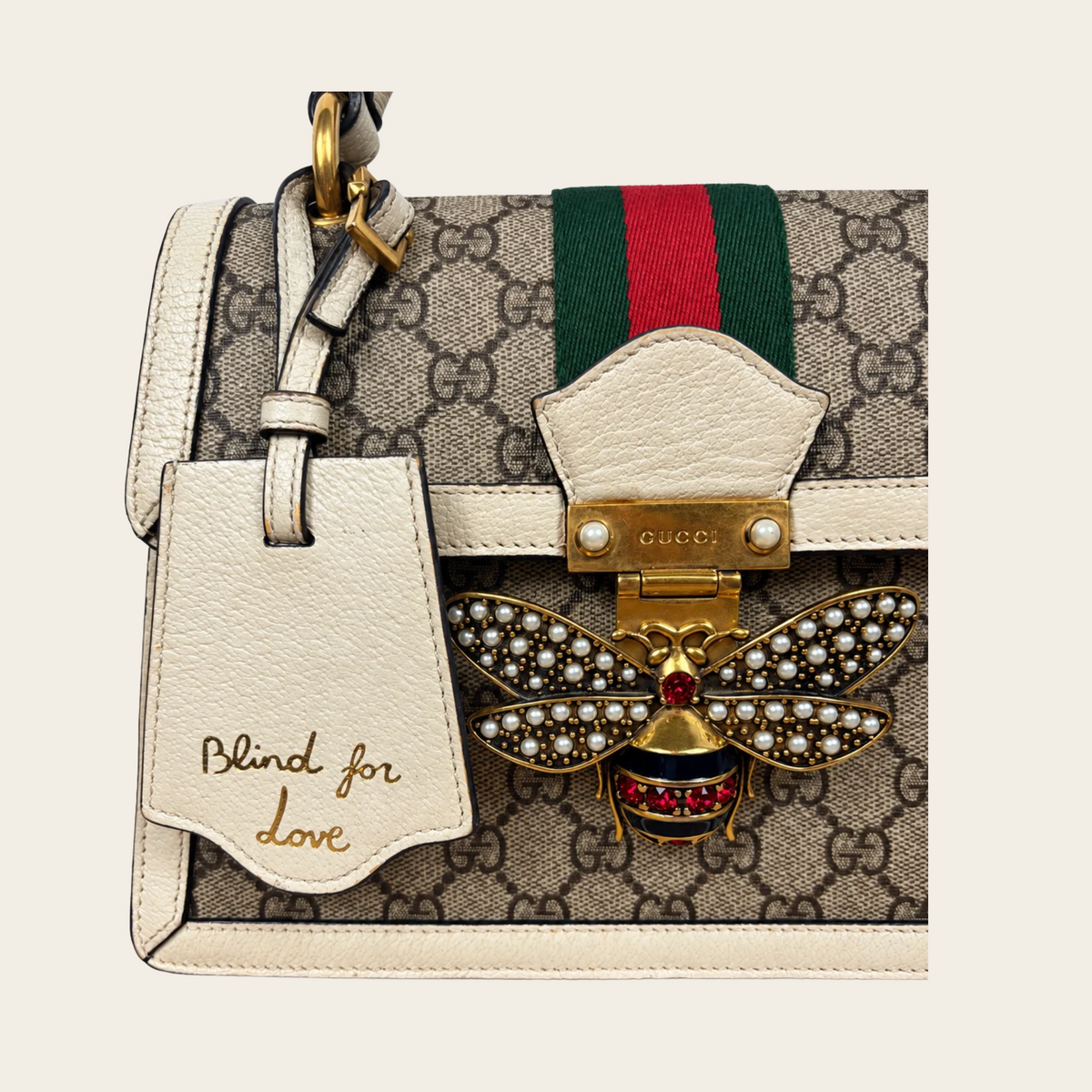 GUCCI — Sac Queen Margaret GG Supreme à abeille ornée de perles et cristaux - DISCONTINUÉ