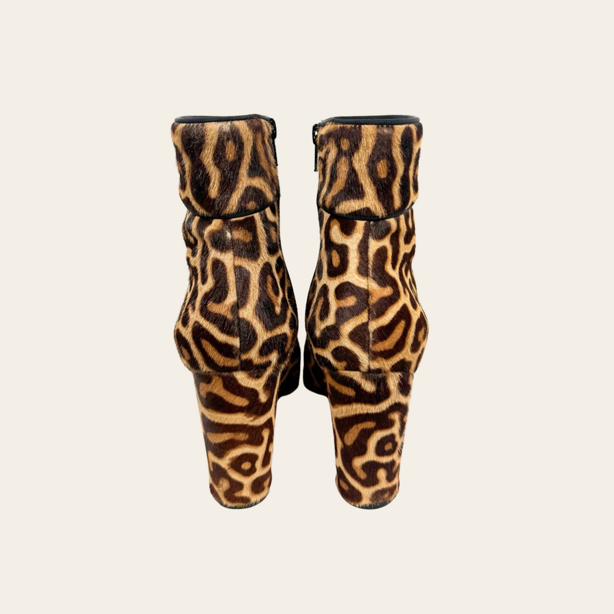 CHRISTIAN LOUBOUTIN — Bottines Moulamax 85 « Pony Miaou » en cuir à poil imprimé léopard, taille 40