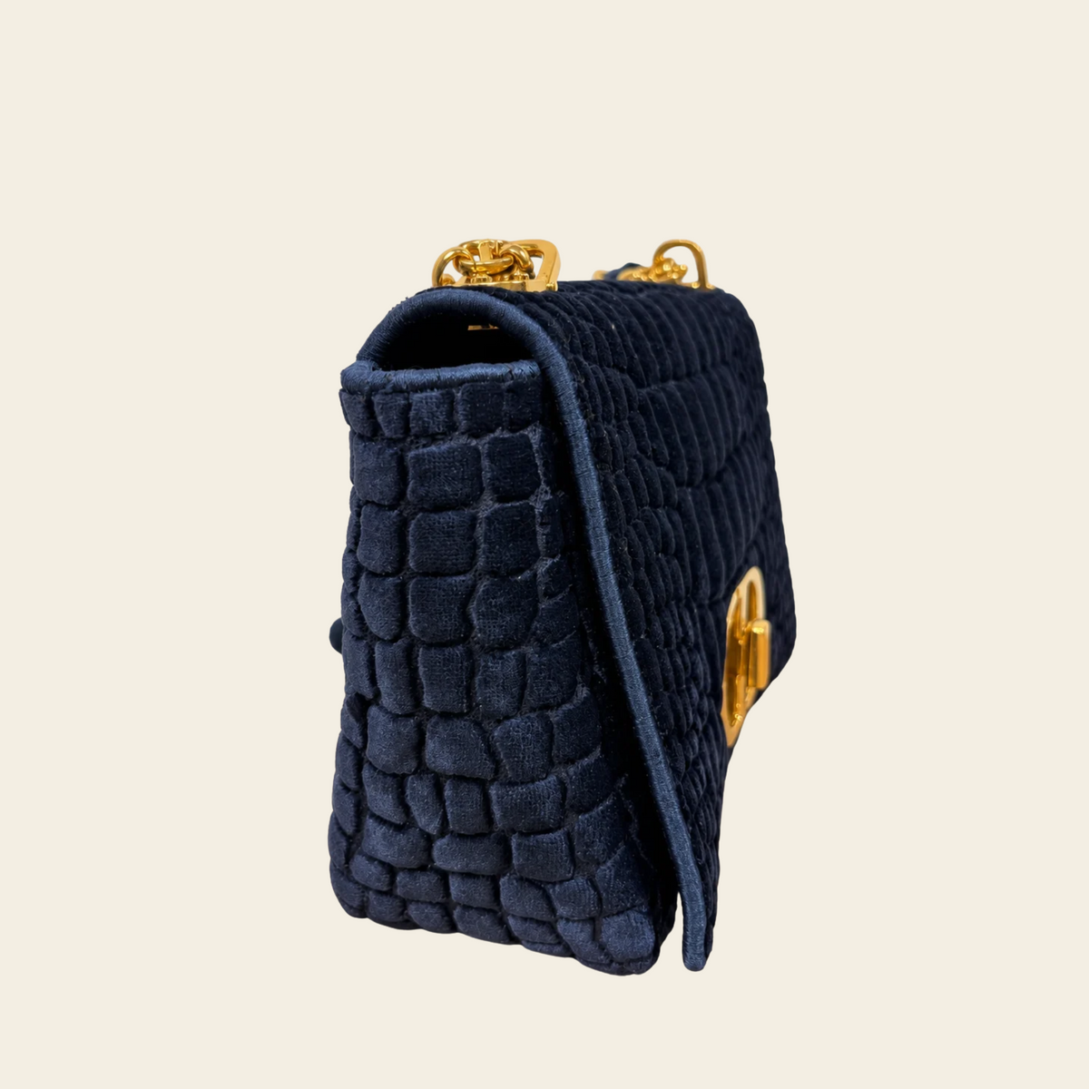 CHRISTIAN DIOR — Sac Caro Medium en velours bleu marine brodé effet crocodile, taille M