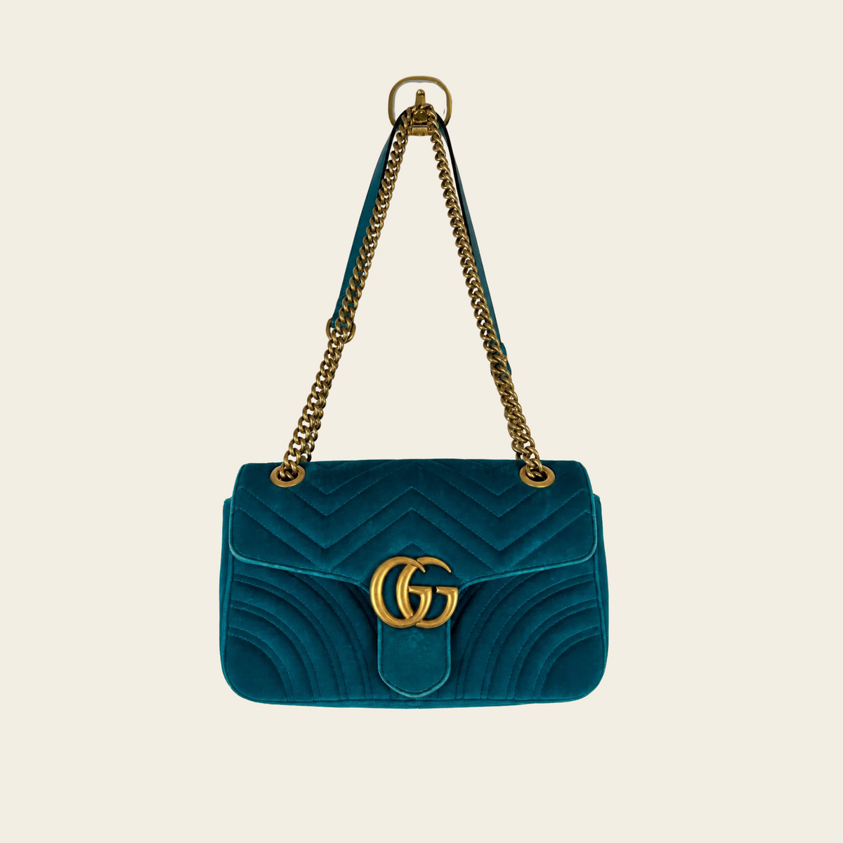 GUCCI — Sac GG Marmont Small en velours matelassé turquoise avec chaîne dorée et logo Double G, taille S