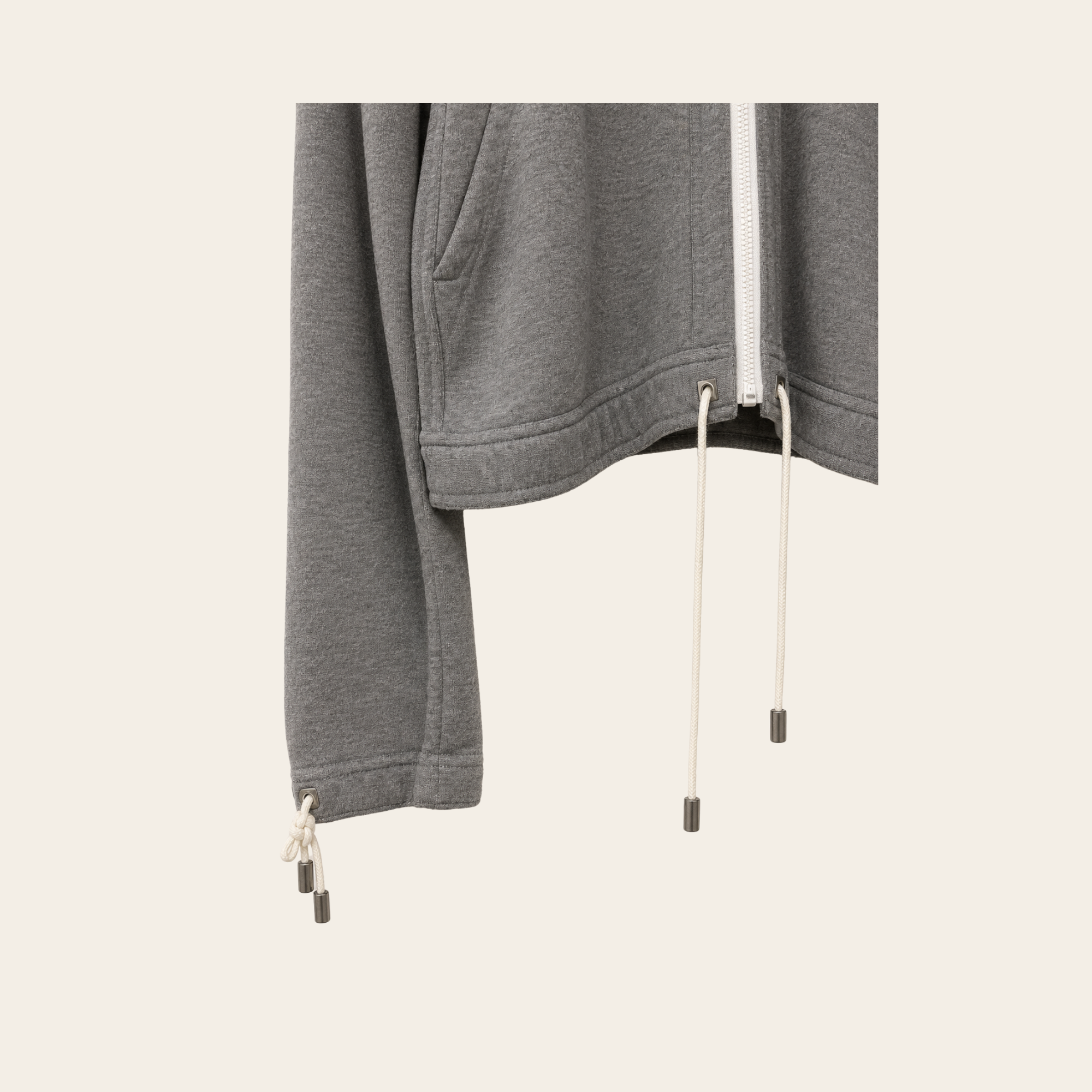CHANEL Sport – Veste à Capuche Zippée Grise avec Écusson CC, Taille 44
