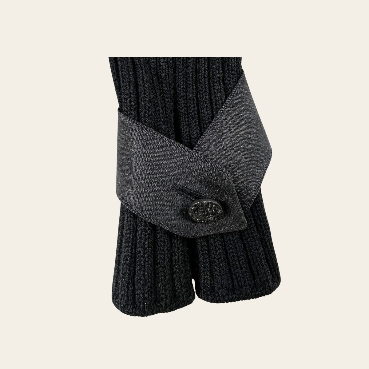 CHANEL 02A – Pull Col Roulé Côtelé en Laine avec Rubans Satinés & Boutons Bijoux, Taille 40