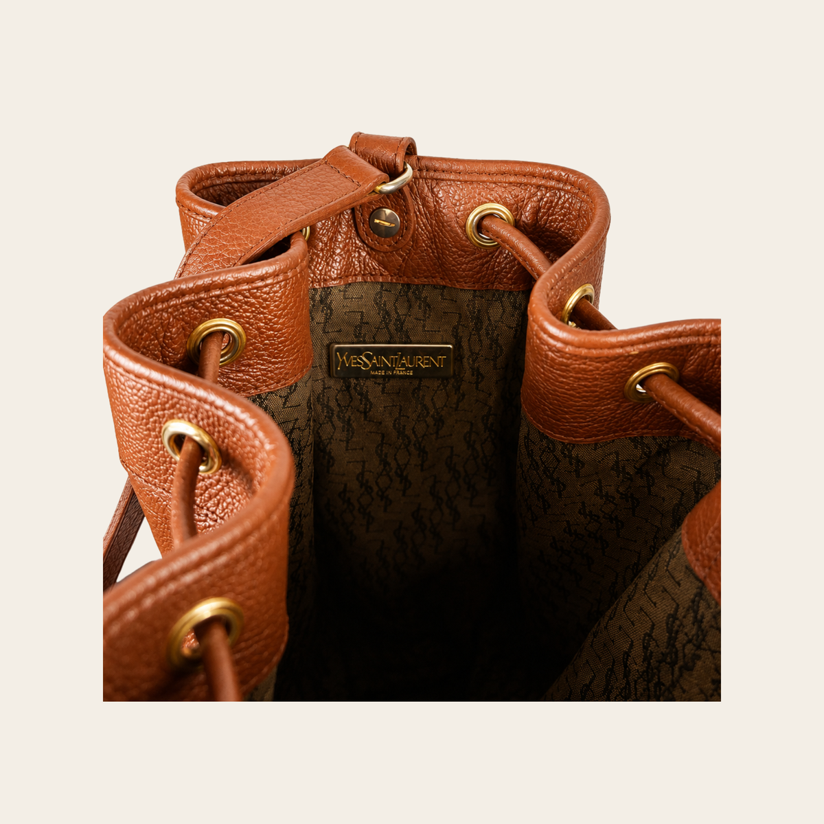 YVES SAINT LAURENT – Vintage Leather Bucket Bag