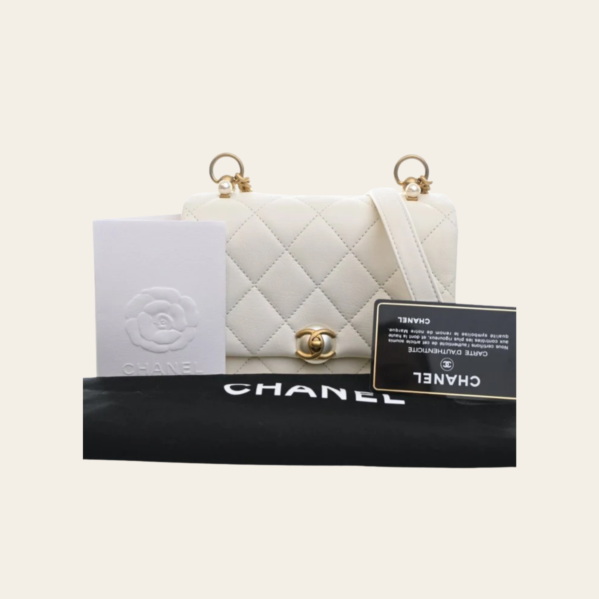 CHANEL – Mini Sac à Rabat Accordion Pearl CC en Agneau Blanc