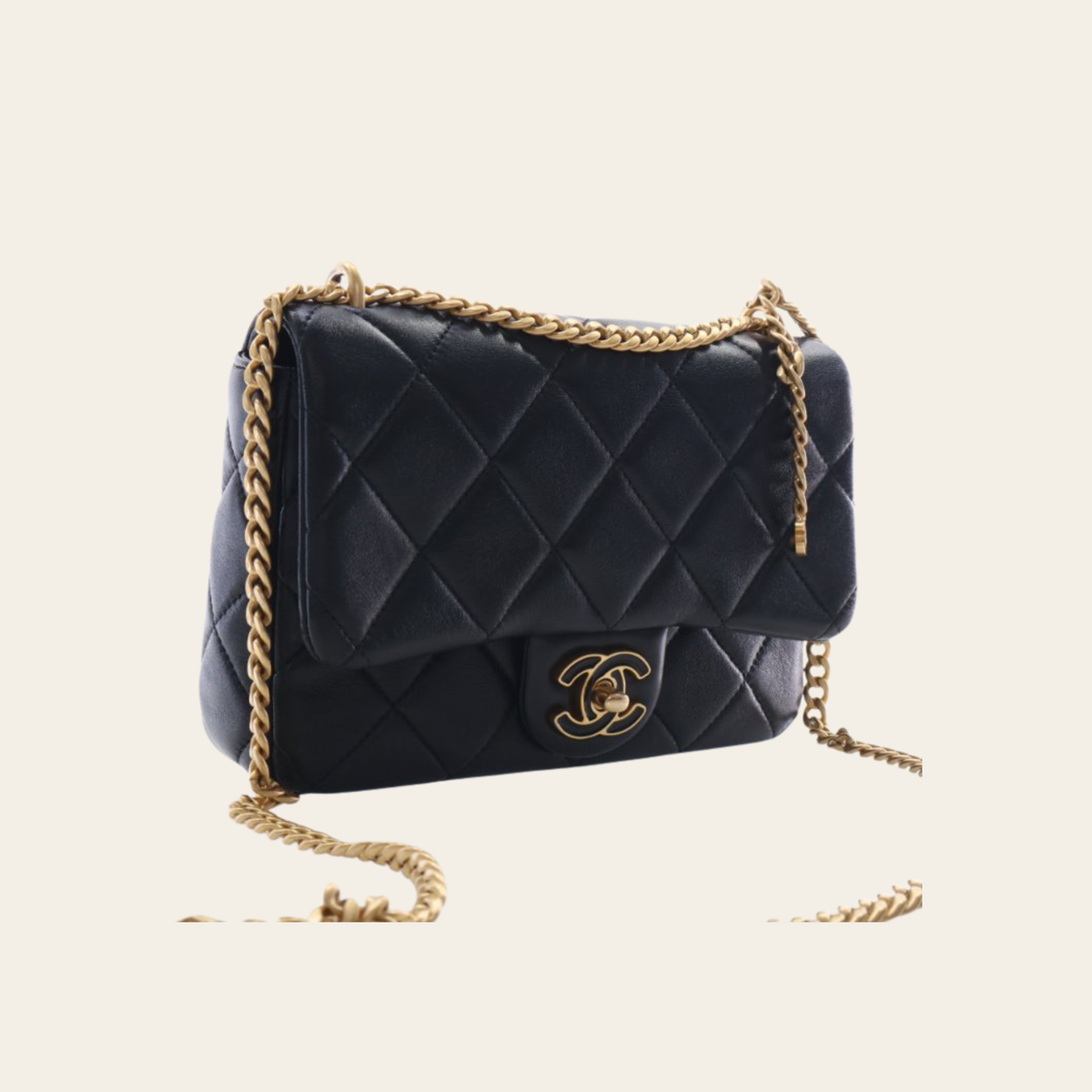 CHANEL — Mini CC Square Flap en cuir d’agneau noir