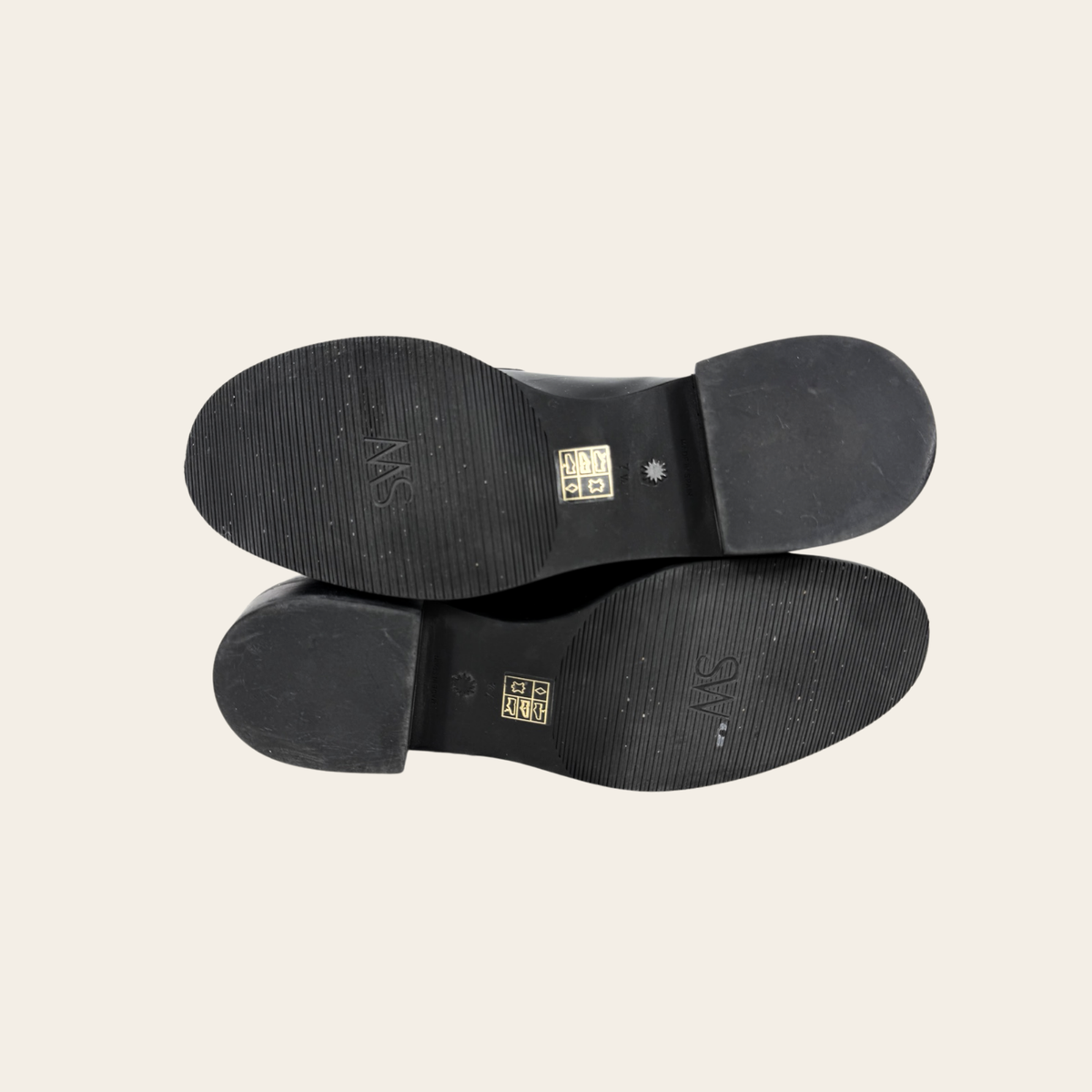 STUART WEITZMAN – Palmer Hishine Loafers en cuir verni à tresse de cristaux – Noir – Taille 38 / US 7.5