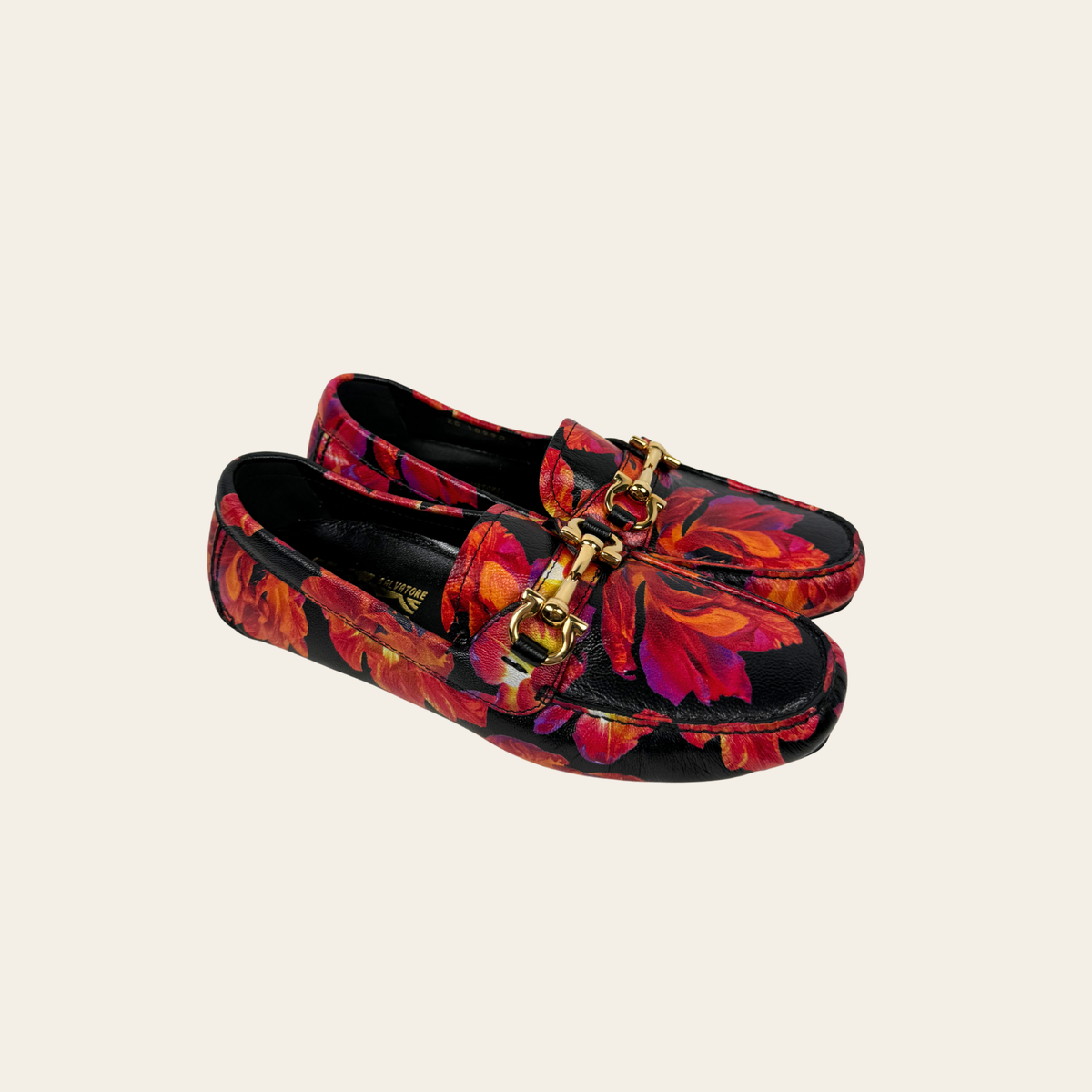 SALVATORE FERRAGAMO – Mocassins Gancini Driver en cuir imprimé floral – Noir, rouge & multicolore – Taille 7