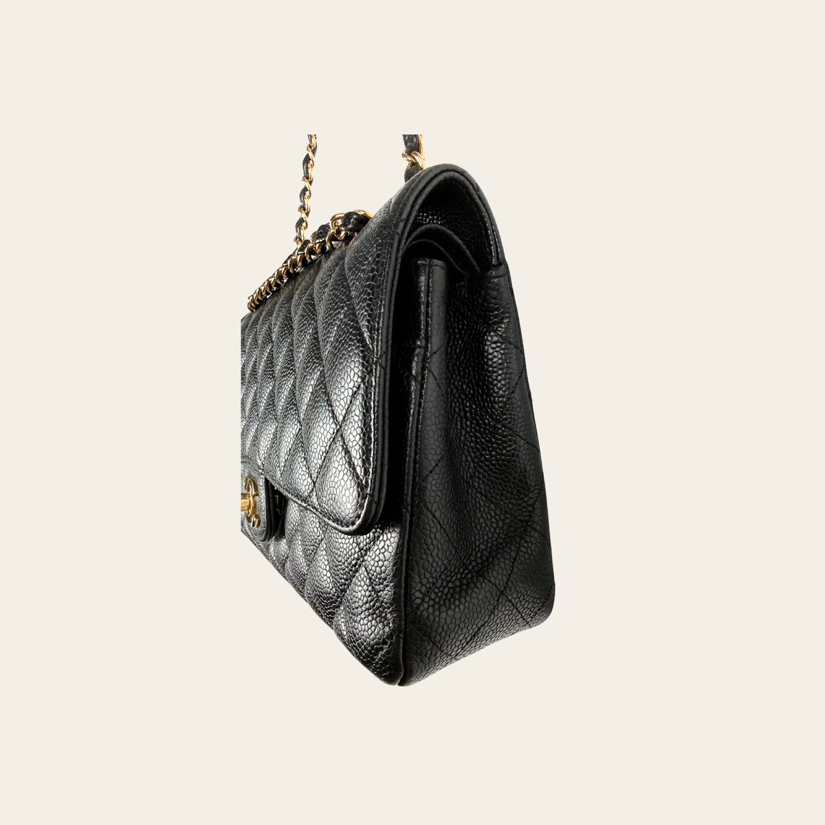 CHANEL VINTAGE – 24 k Classic Double Flap Medium en cuir caviar matelassé – Noir & doré