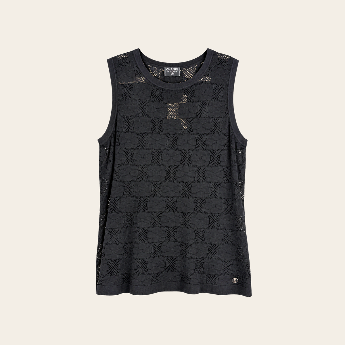 CHANEL — Ensemble 2 pièces en maille ajourée noire à boutons CC, Taille FR 42