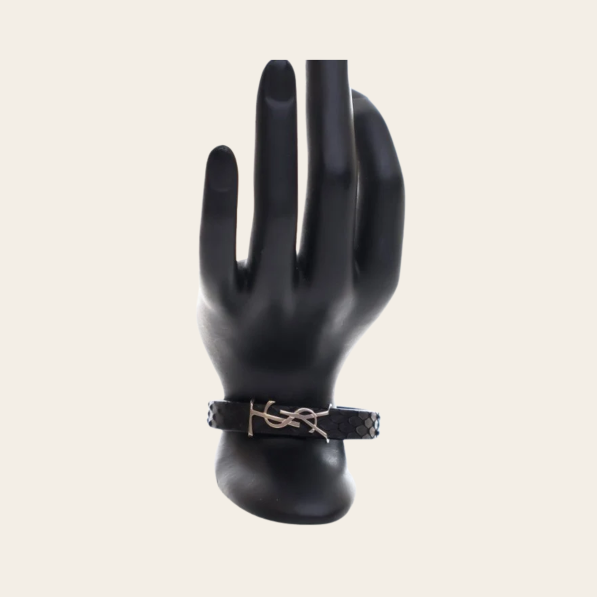 SAINT LAURENT — Bracelet en python noir à Cassandre argentée, 7 po