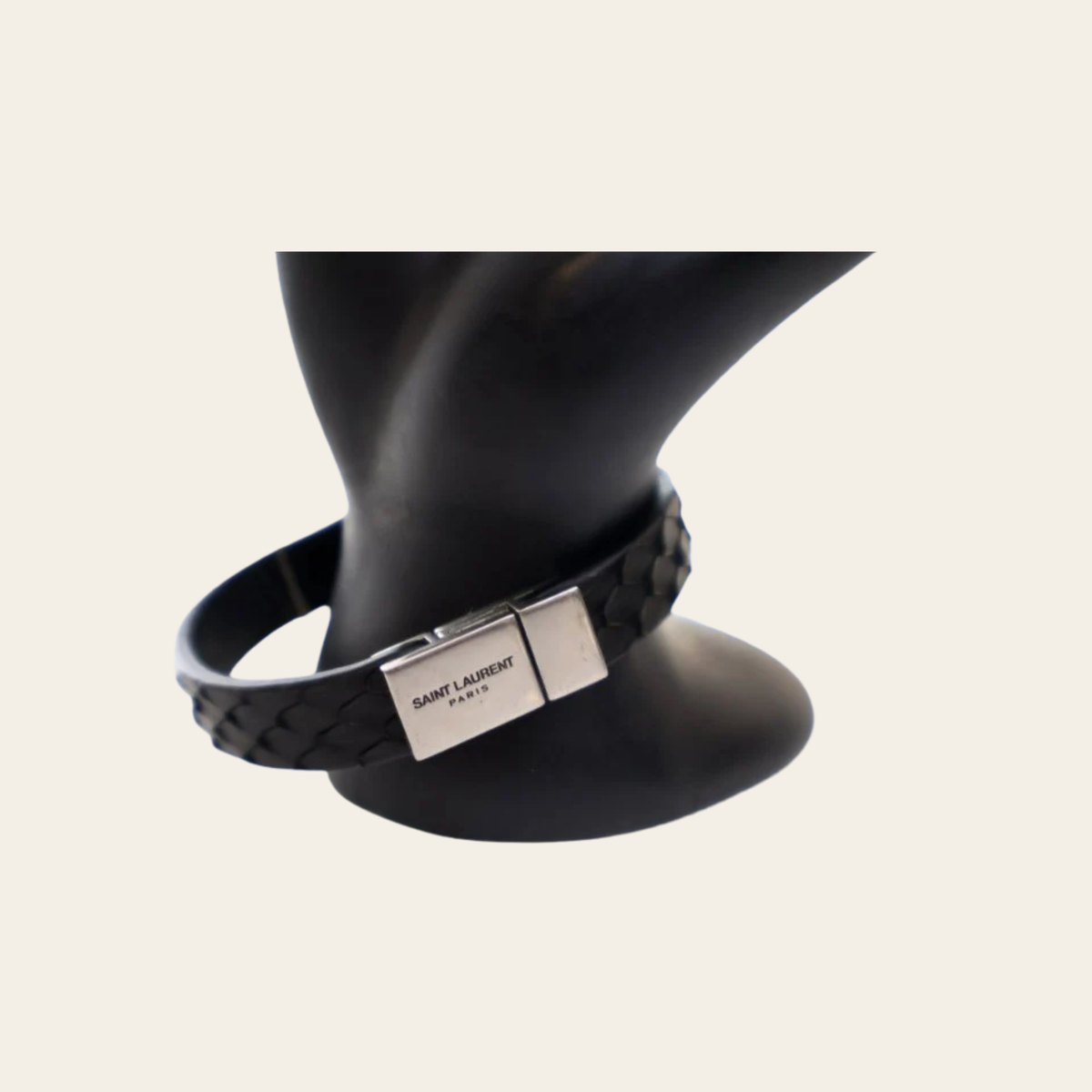 SAINT LAURENT — Bracelet en python noir à Cassandre argentée, 7 po