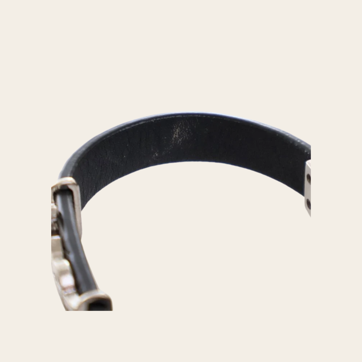 SAINT LAURENT — Bracelet en python noir à Cassandre argentée, 7 po