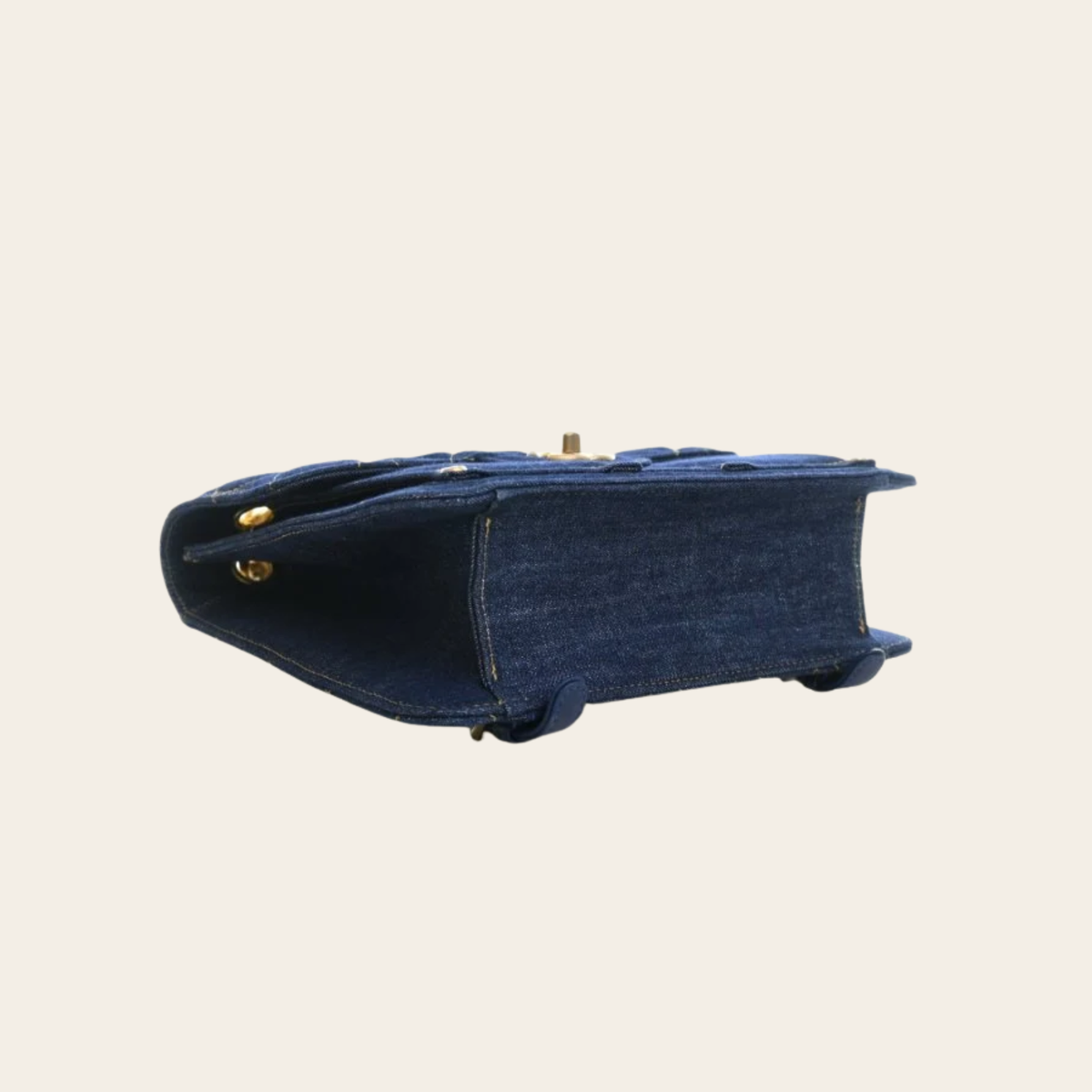 CHANEL — Sac à dos Double You en denim matelassé bleu