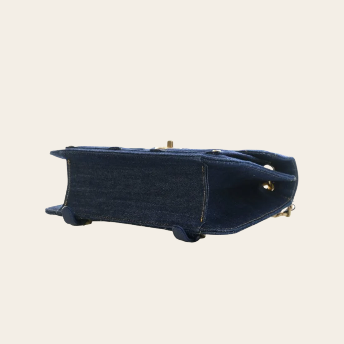 CHANEL — Sac à dos Double You en denim matelassé bleu