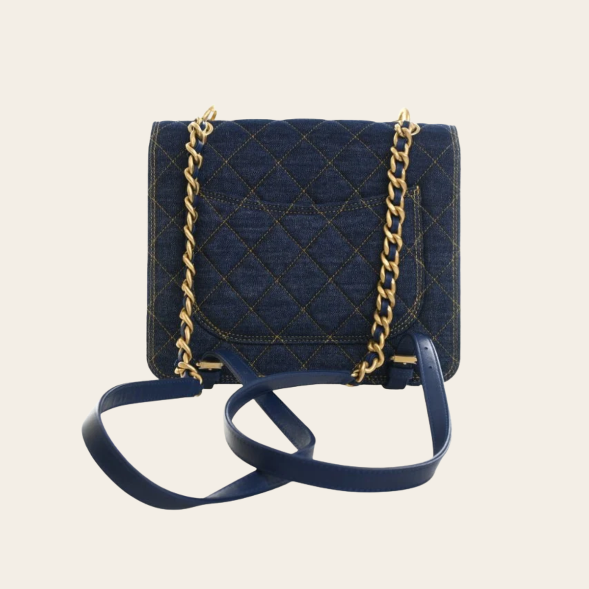 CHANEL — Sac à dos Double You en denim matelassé bleu