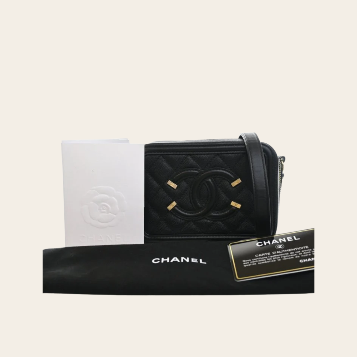 CHANEL — Mini sac bandoulière Filigree en cuir caviar noir