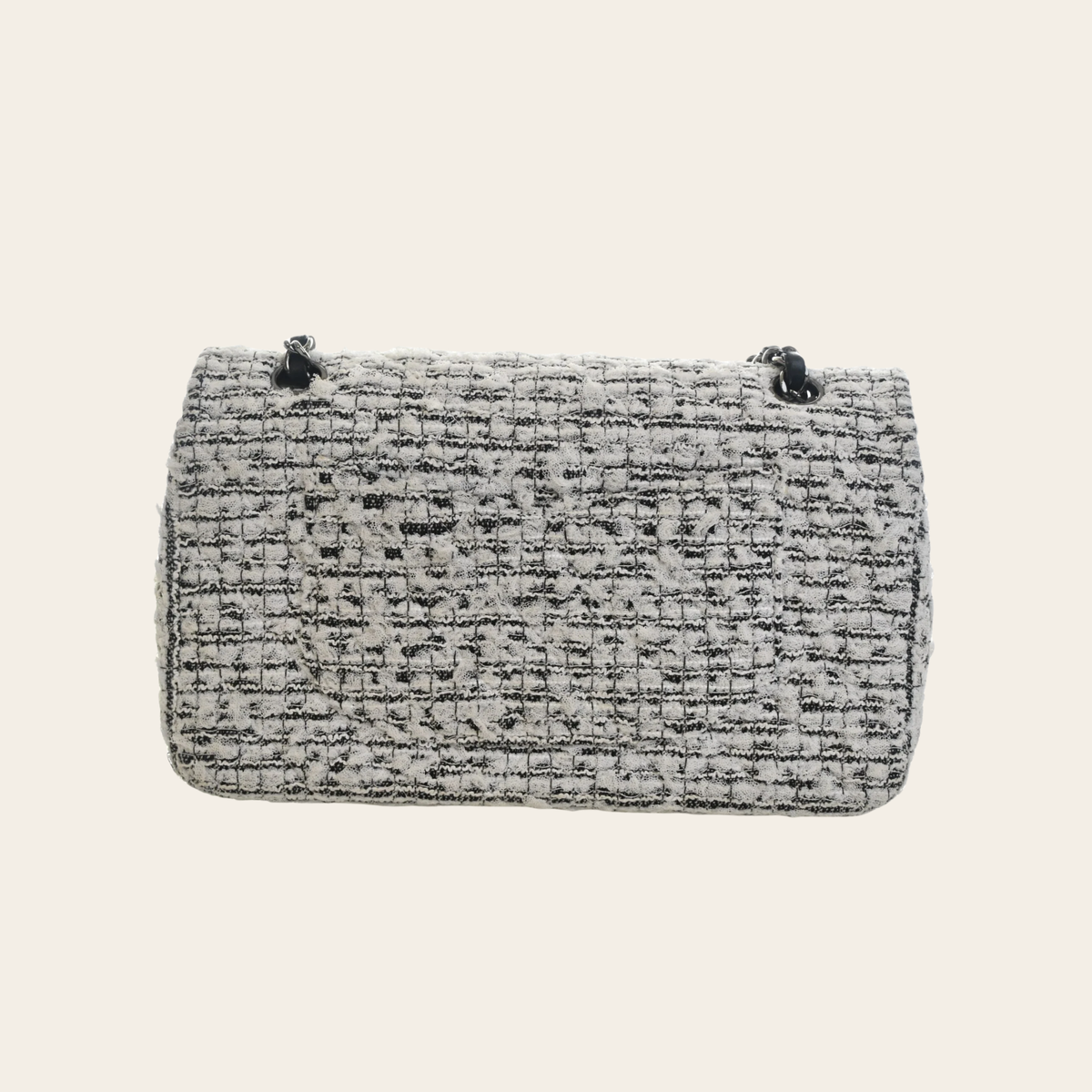 CHANEL — Sac 2.55 Reissue 224 « Garden Party » en tweed blanc