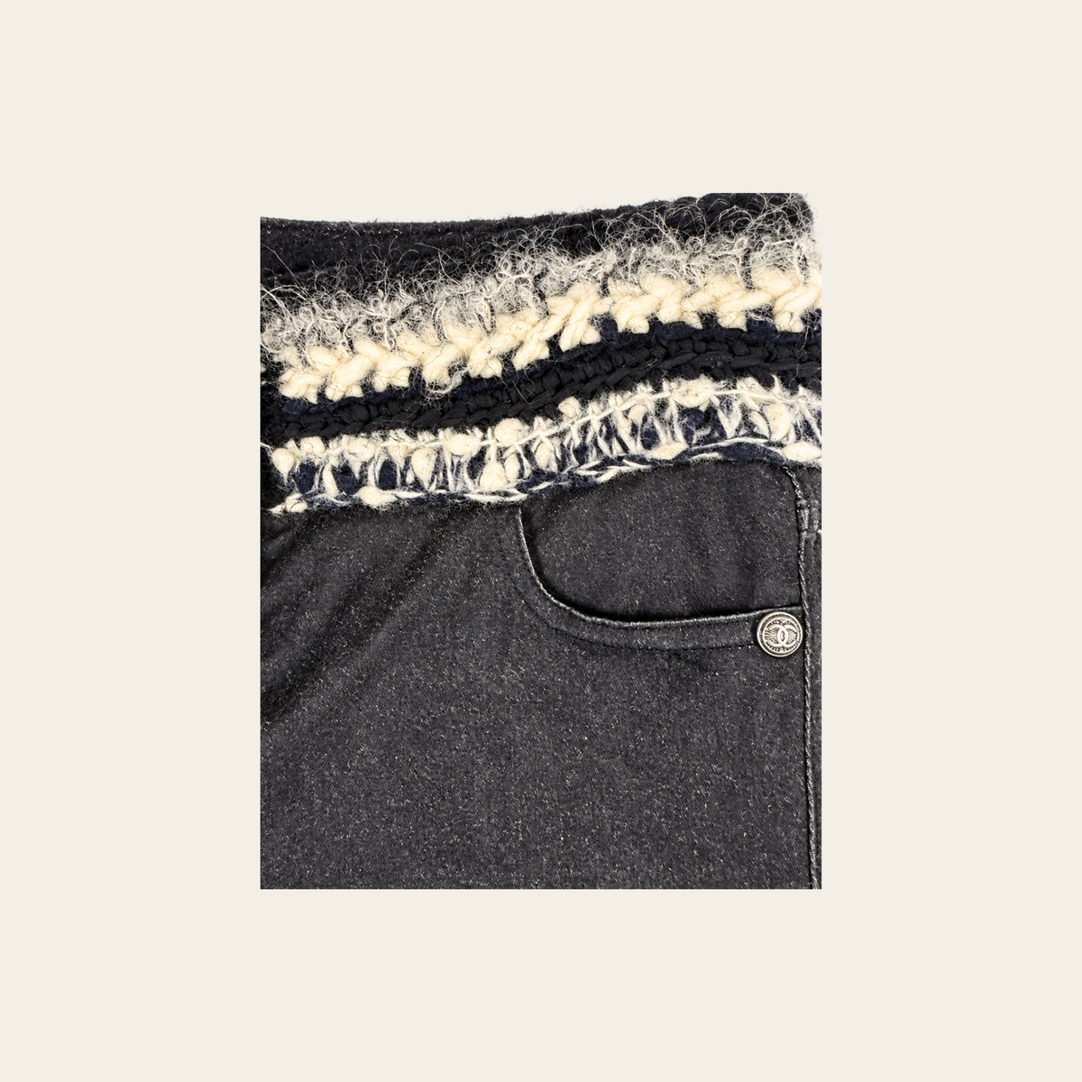 CHANEL — Pantalon slim noir en coton à ceinture tressée contrastante, Taille FR 36