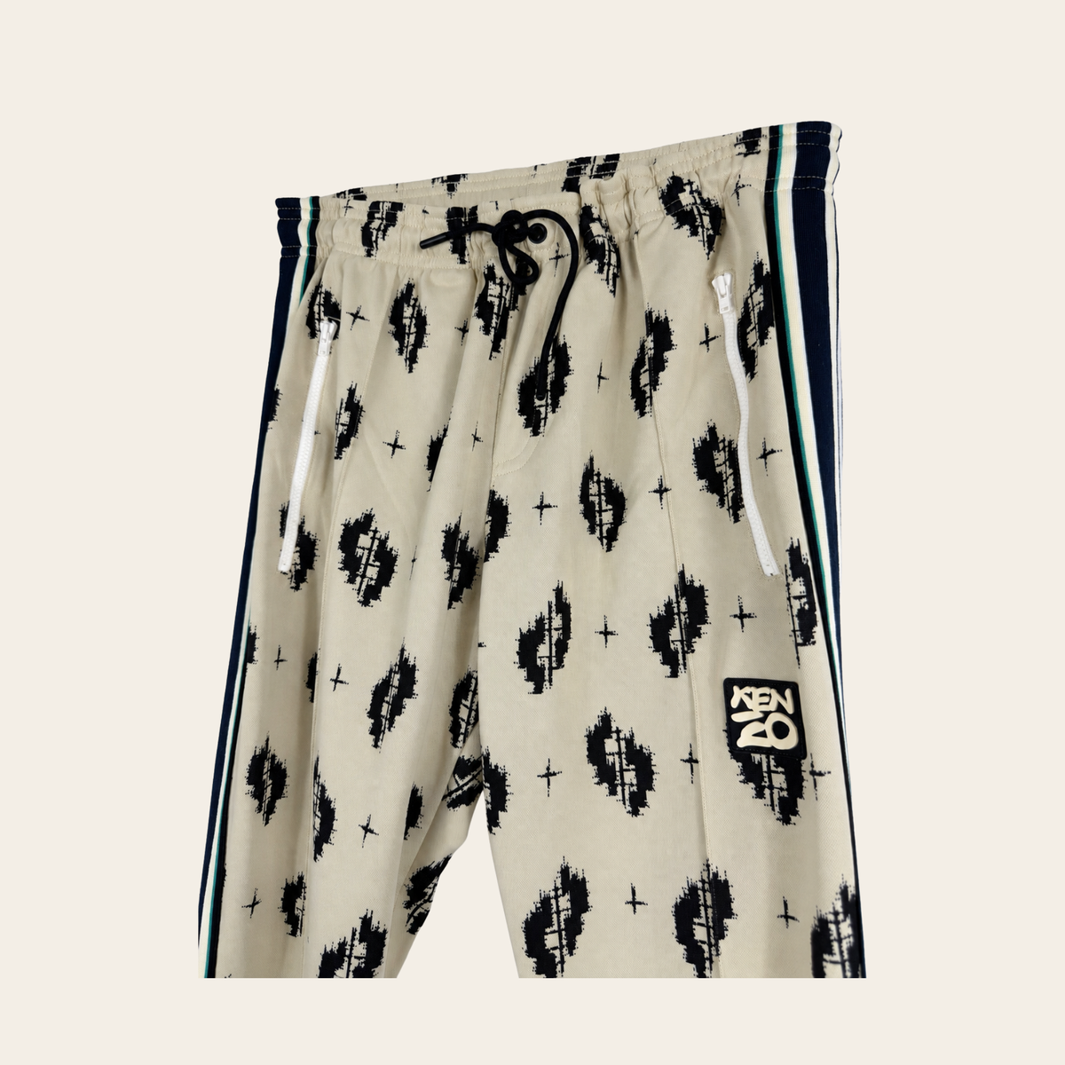 KENZO PARIS — Pantalon de jogging monogrammé écru et noir à bandes latérales, Taille S