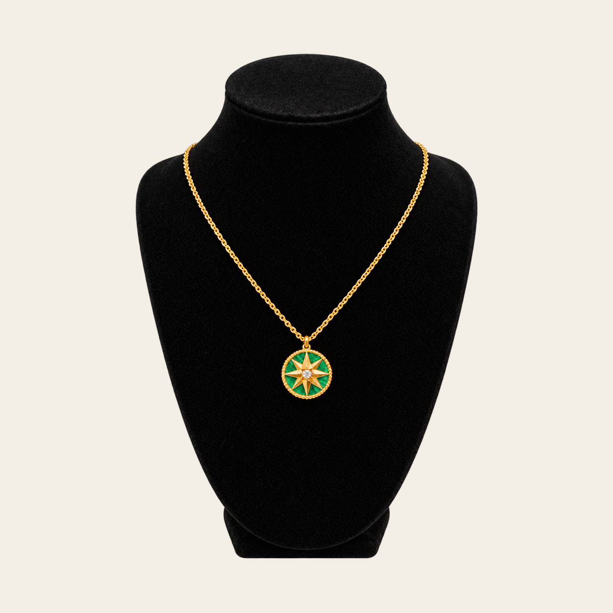 CHRISTIAN DIOR — Collier médaillon Medium Rose des Vents en or jaune, malachite et diamant