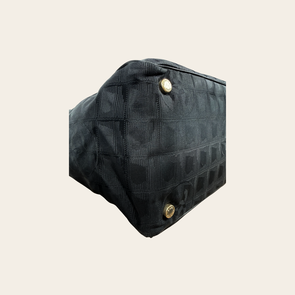 CHANEL – Sac cabas New Travel Line en nylon jacquard CC noir