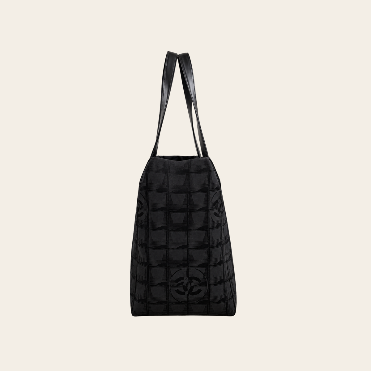 CHANEL – Sac cabas New Travel Line en nylon jacquard CC noir