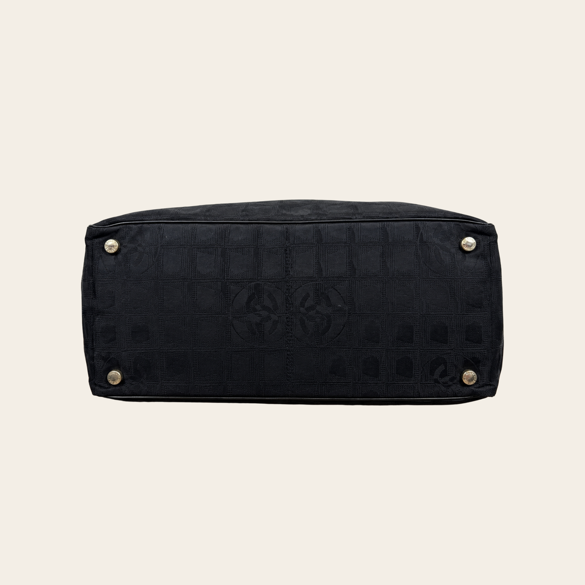 CHANEL – Sac cabas New Travel Line en nylon jacquard CC noir
