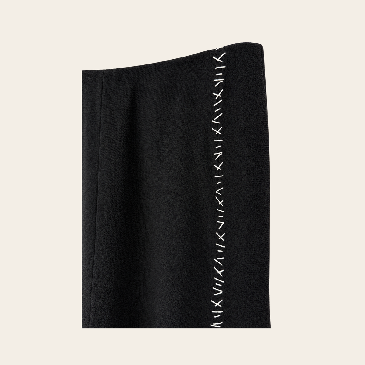 ALEXANDER McQUEEN — Jupe évasée en laine noire à surpiqûres blanches, Taille 46 IT