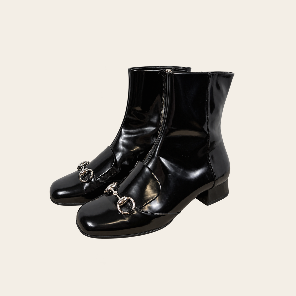 GUCCI — Bottines  Lillian Horsebit en cuir verni noir, taille 37 IT