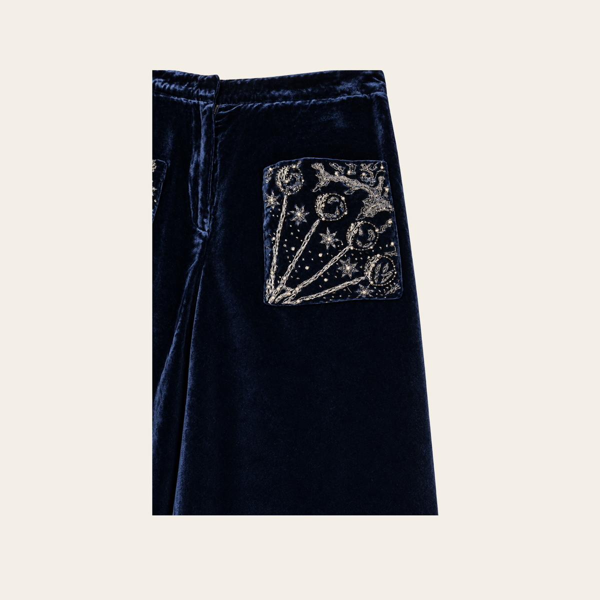 CHRISTIAN DIOR — Pantalon large en velours bleu nuit à poches brodées, taille 34