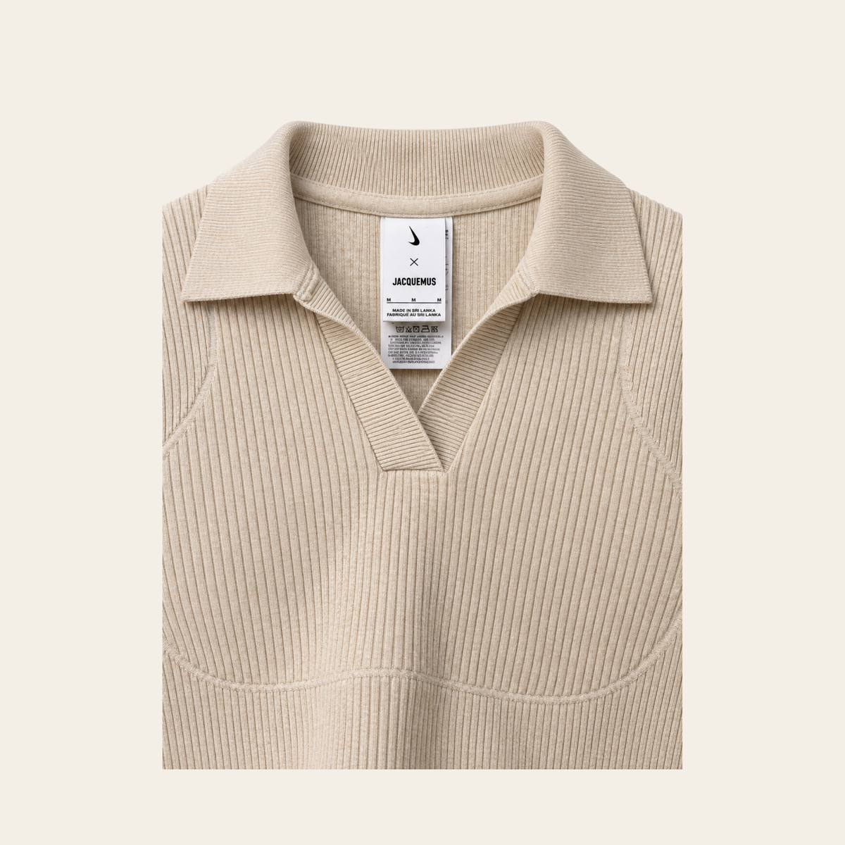 NIKE × JACQUEMUS — Le Polo blanc cassé à dos ouvert, taille M (taille Asie)