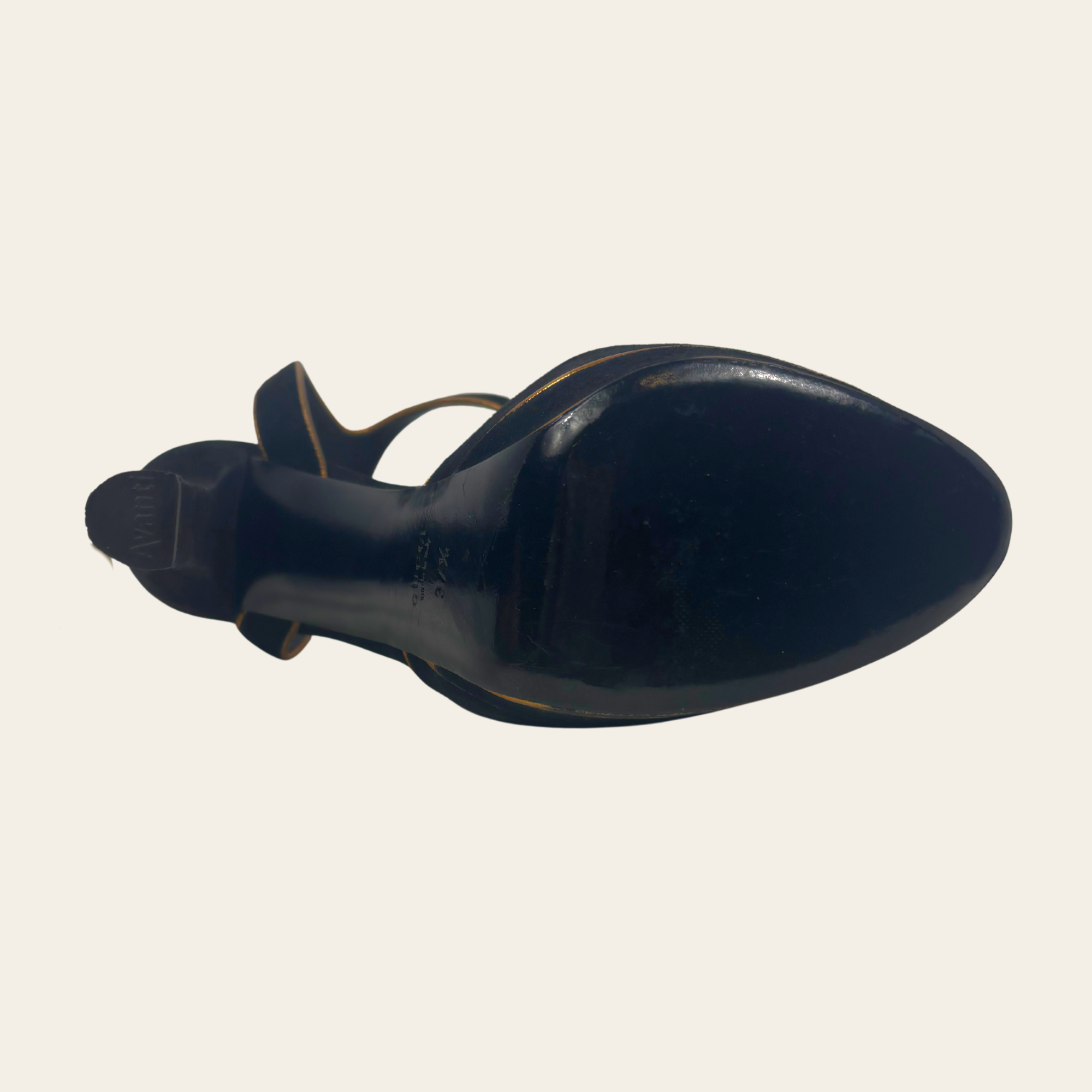 GUCCI – Escarpins à Bride Arrière en Suède Noir à Finitions Dorées, Taille 37,5