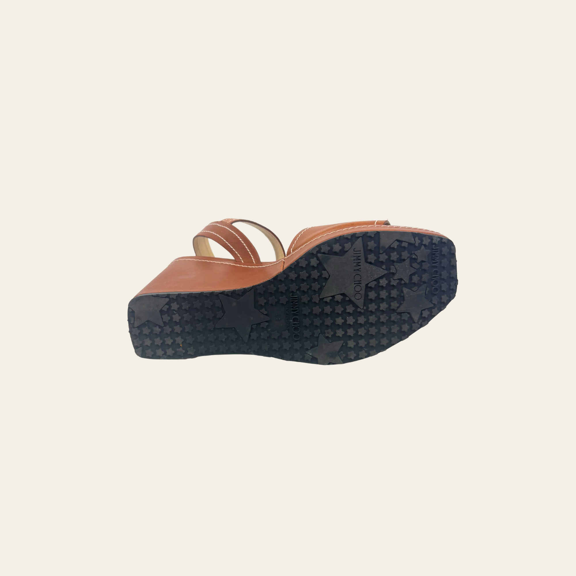 Jimmy Choo – Sandales Compensées en Cuir Cognac « JC Monogram », Taille 38