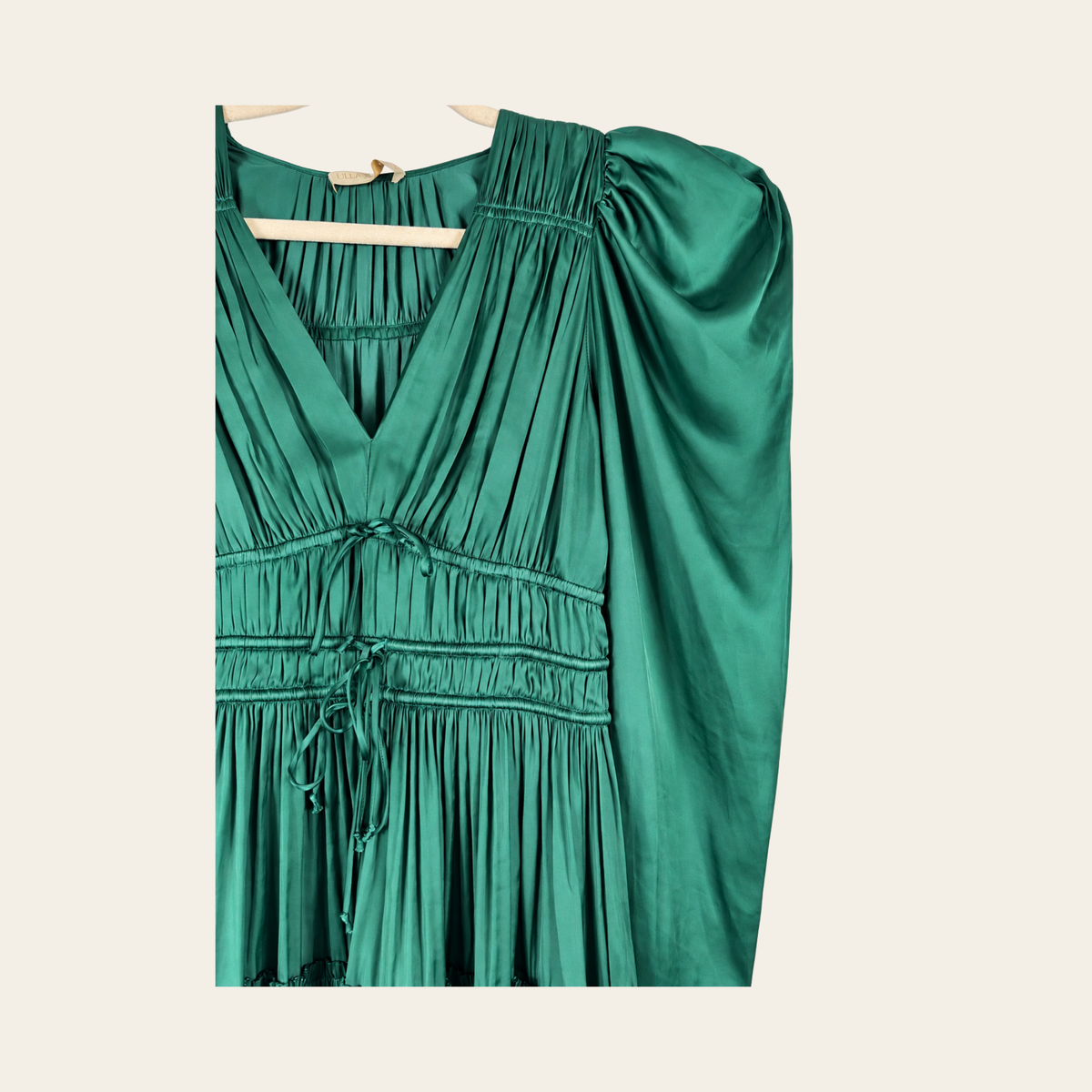 ULLA JOHNSON — Robe Lu en satin plissé vert Jadeite à manches longues bouffantes, taille US 2