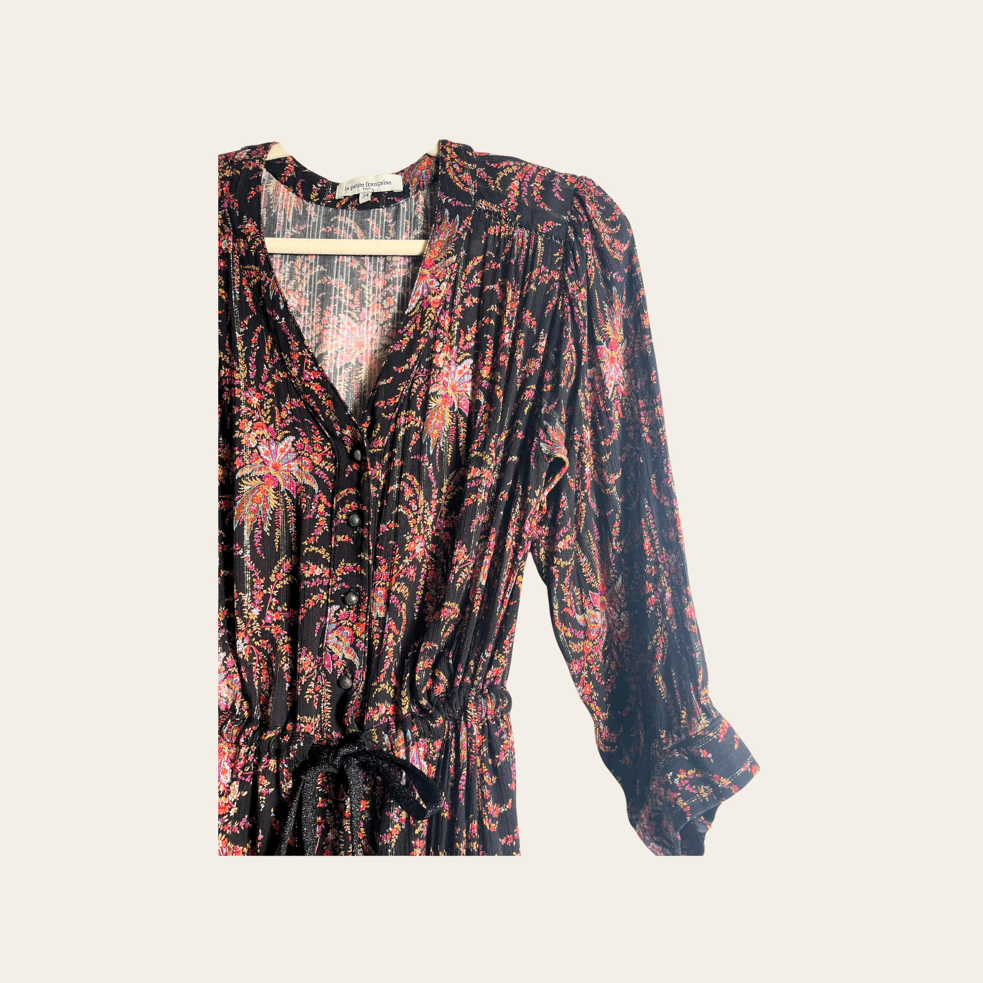 La Petite Française – Robe Longue Imprimée Ceinturée