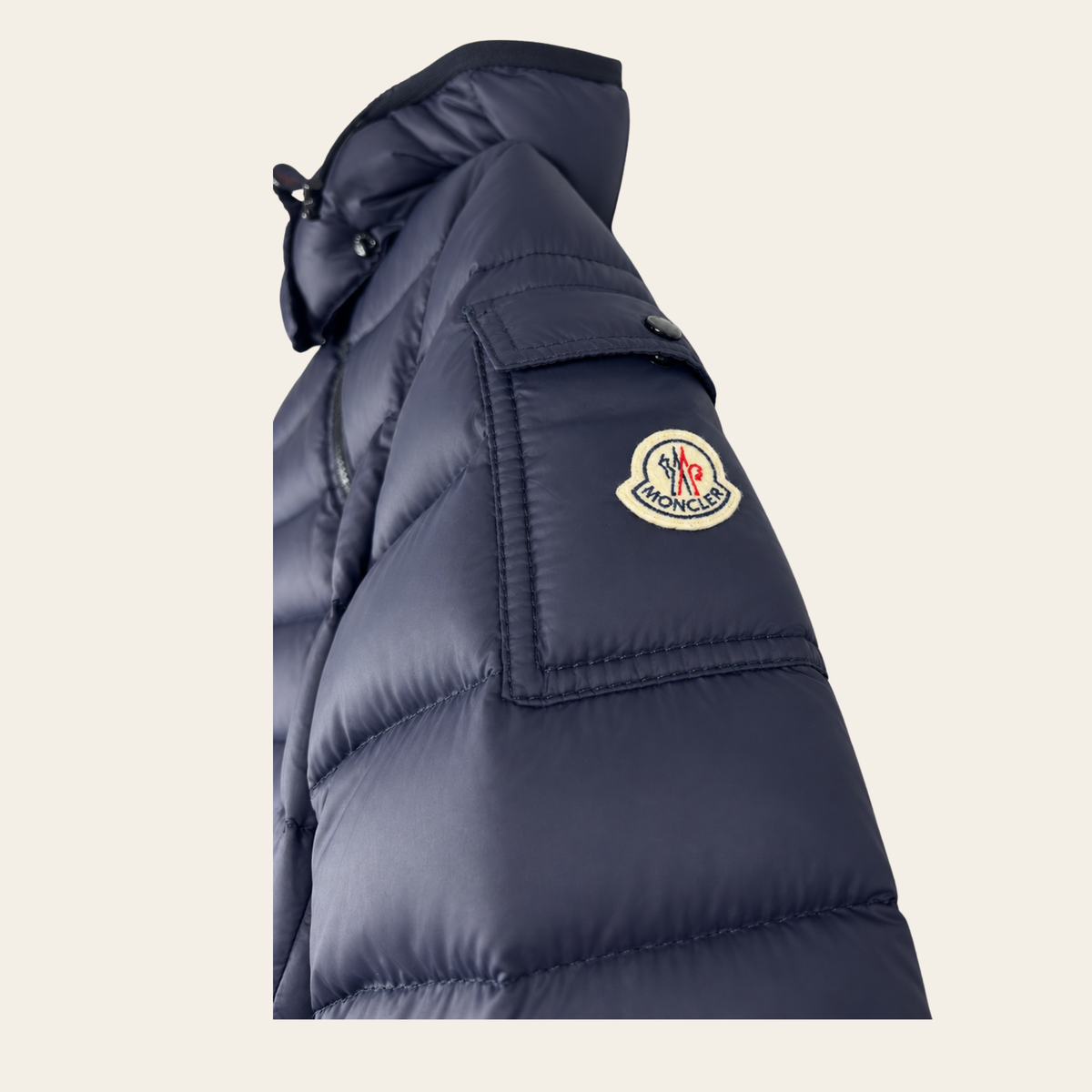 MONCLER — Doudoune Bea ceinturée en duvet bleu marine, S