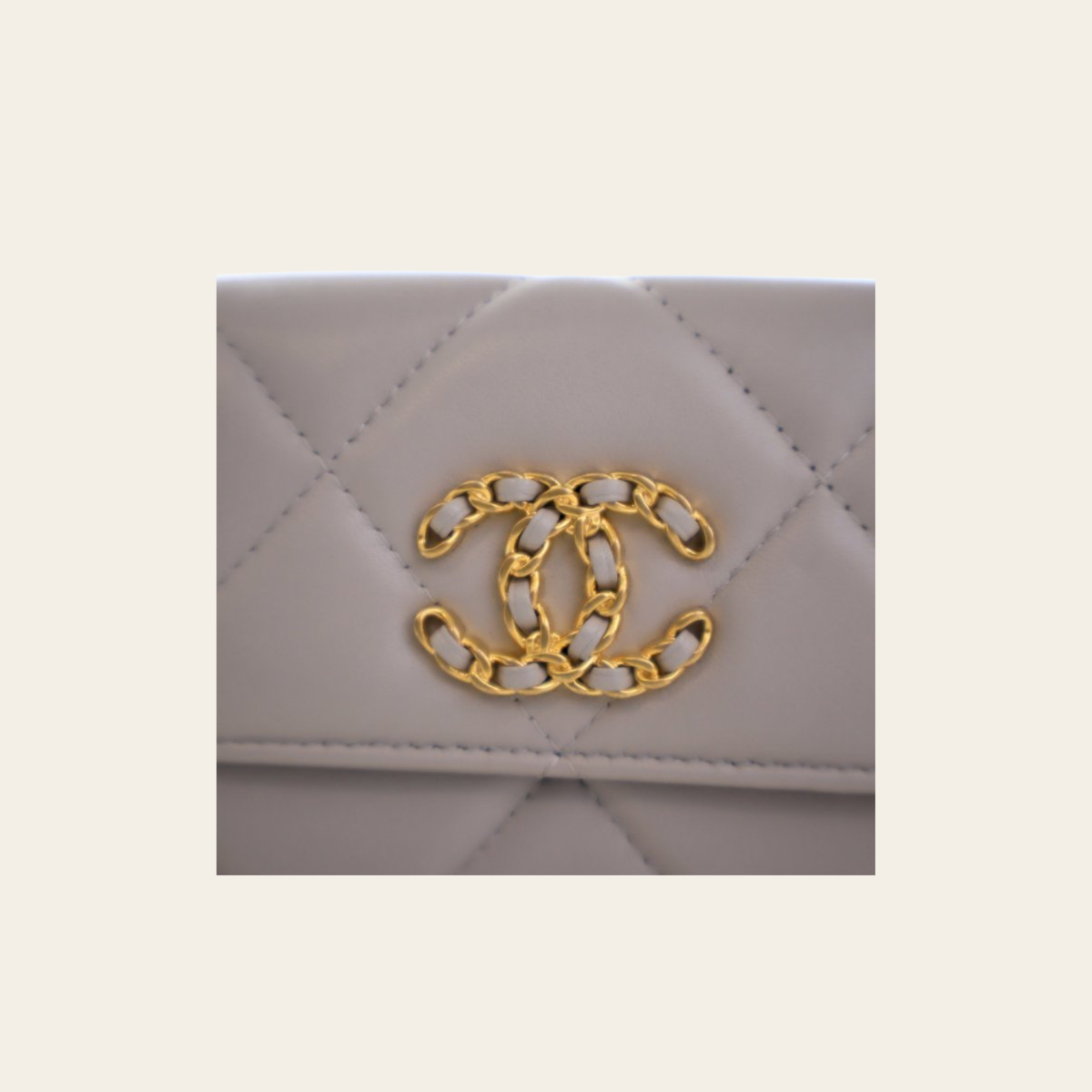 CHANEL – 19 Lambskin Card Holder on Chain