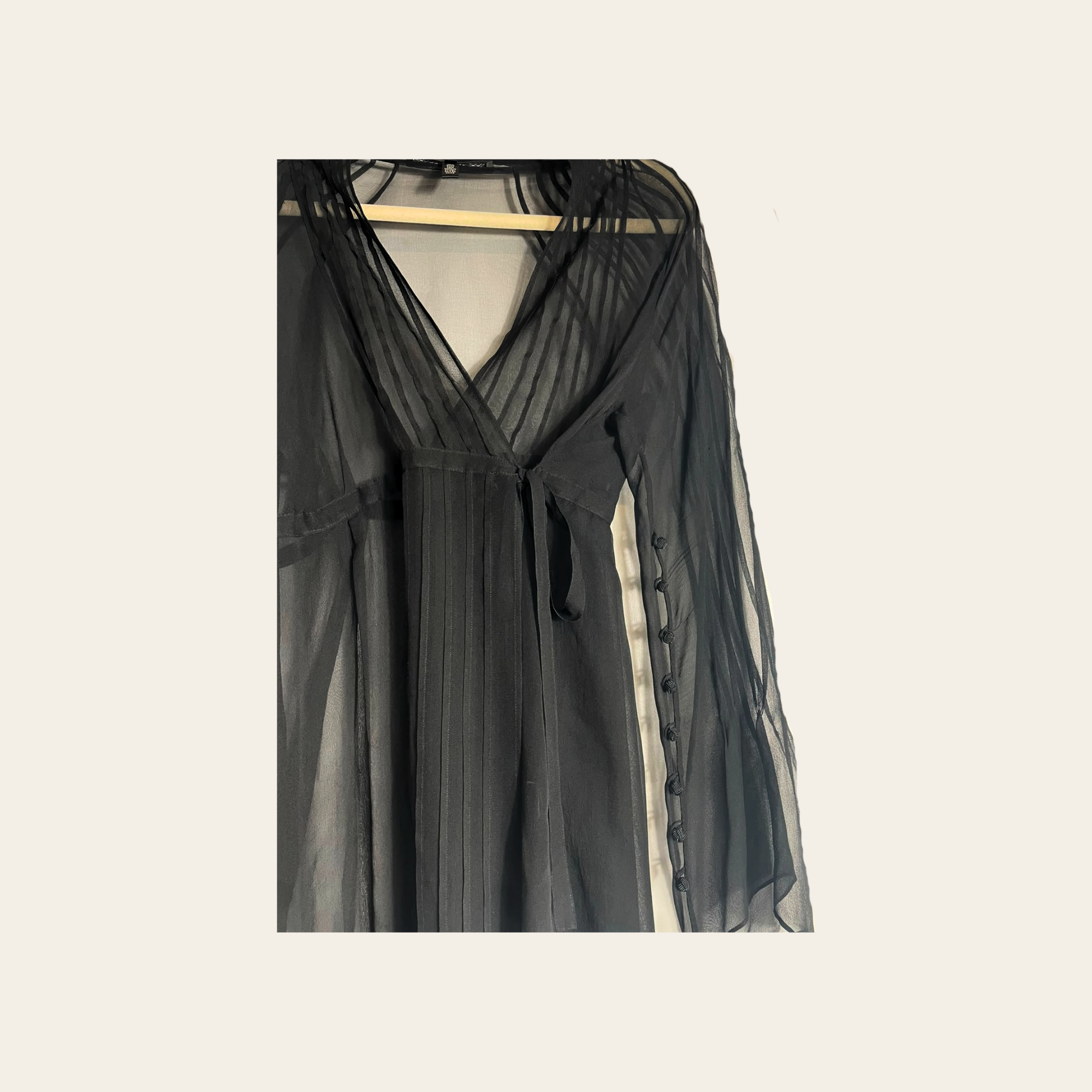 Roberto Rodriguez – Blouse Cache-Cœur en Soie Noire, L