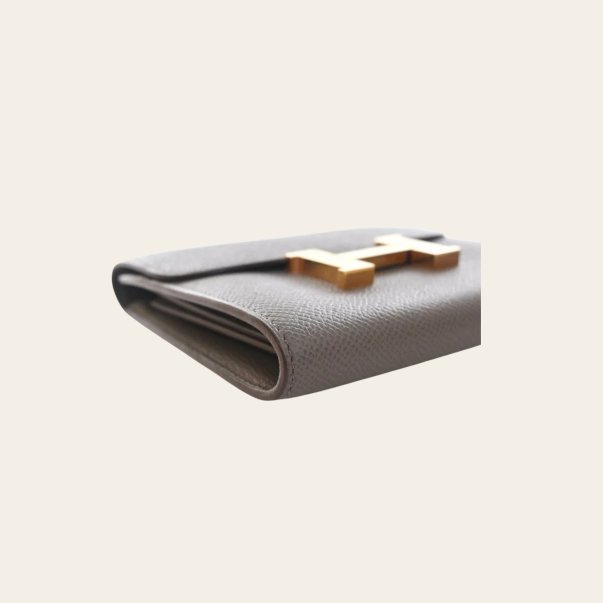 HERMÈS – Portefeuille Constance Compact en cuir Epsom Étoupe, Taille Compacte