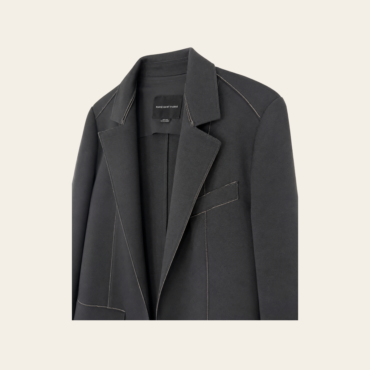 Marie Saint Pierre – Blazer long architectural en coton à surpiqûres contrastantes – Noir – Taille 5 (L/XL)