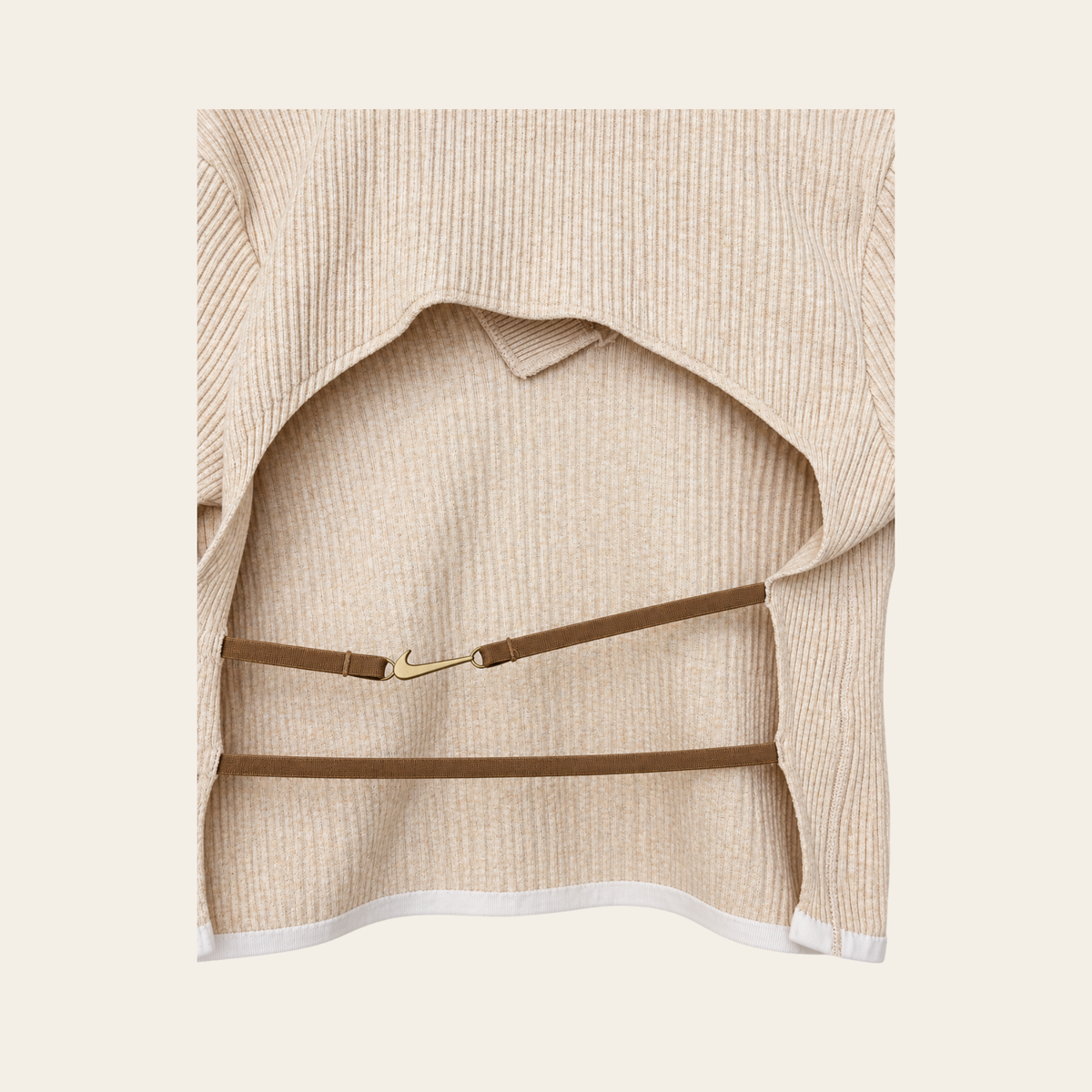 NIKE × JACQUEMUS — Le Polo blanc cassé à dos ouvert, taille M (taille Asie)