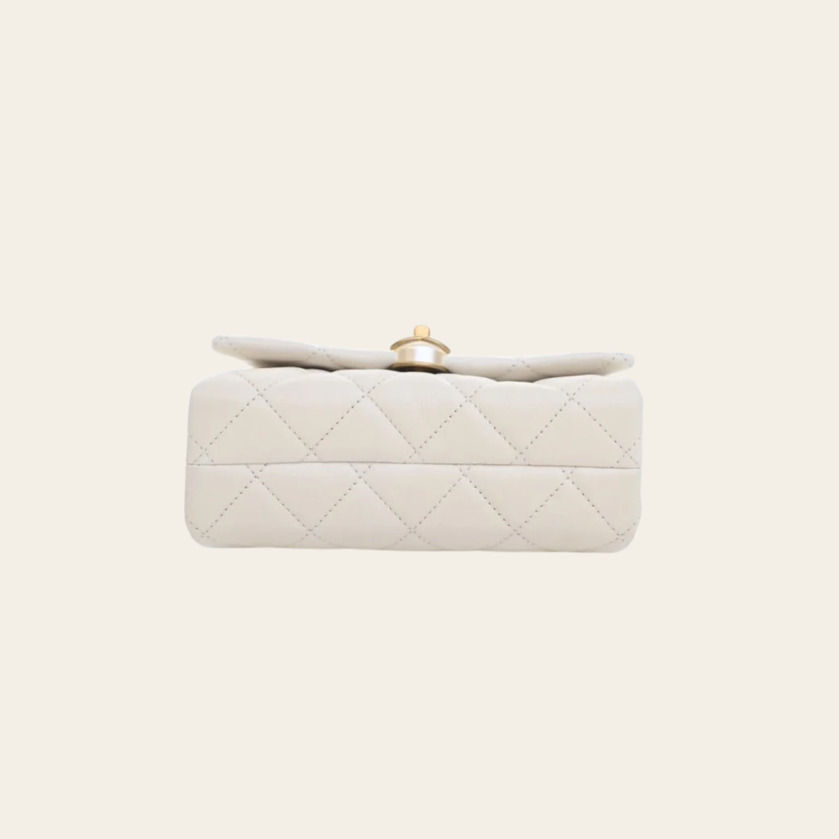CHANEL – Mini Sac à Rabat Accordion Pearl CC en Agneau Blanc