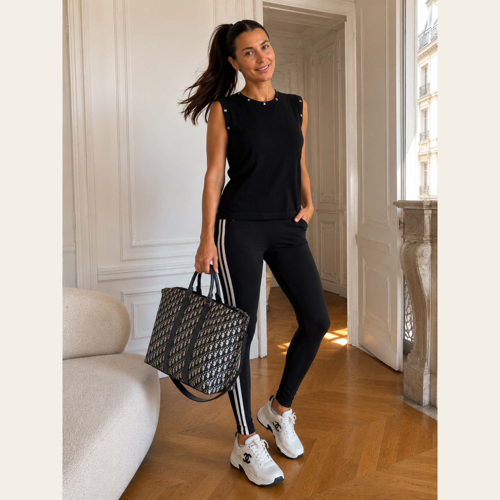 Haut sans manches Chanel Boutique Cruise 1996 à bordures CC brodées, Taille 44 FR / US 12