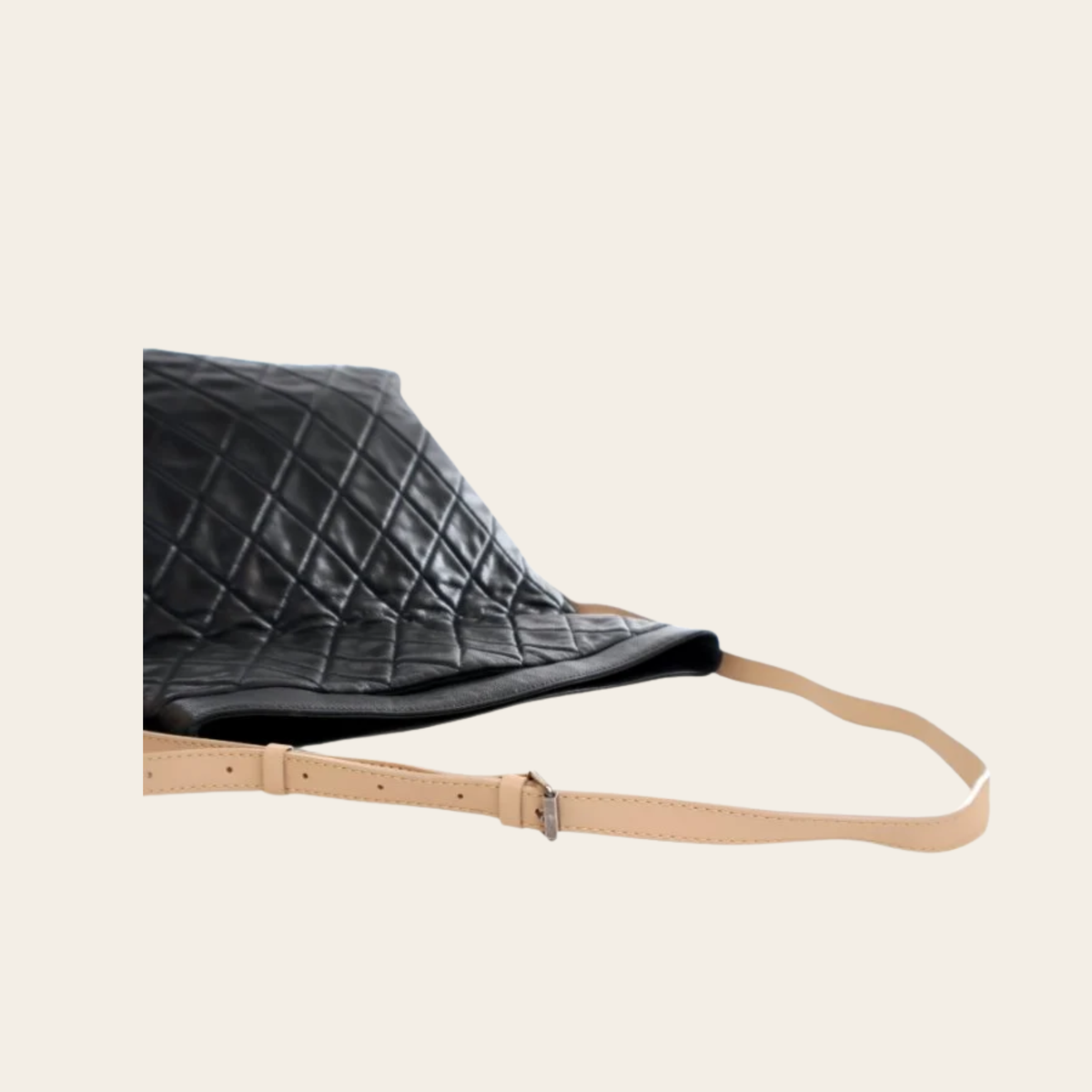CHANEL – Sac Messenger Reissue en Cuir Caviar Noir, Grand Modèle