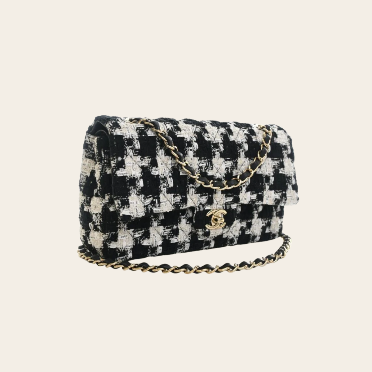 CHANEL – Sac Classic 11.12 Medium Double Flap en Tweed « COCO CHANEL » Noir et Écru, 10 po