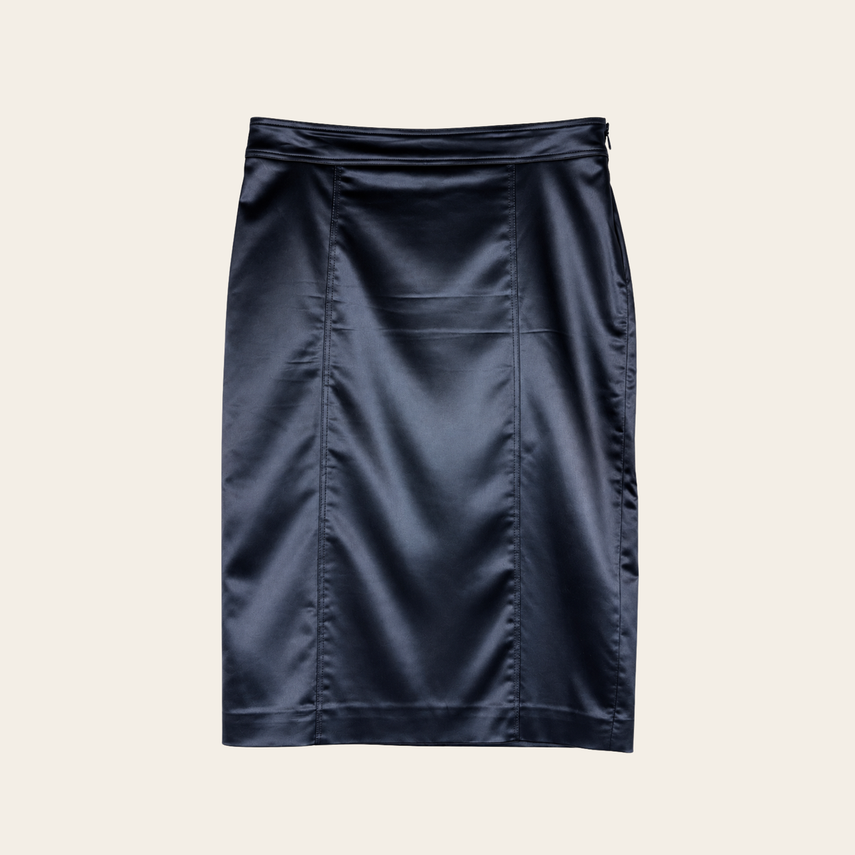 BURBERRY LONDON — Jupe crayon en satin bleu marine à détail de poche, Taille IT 40